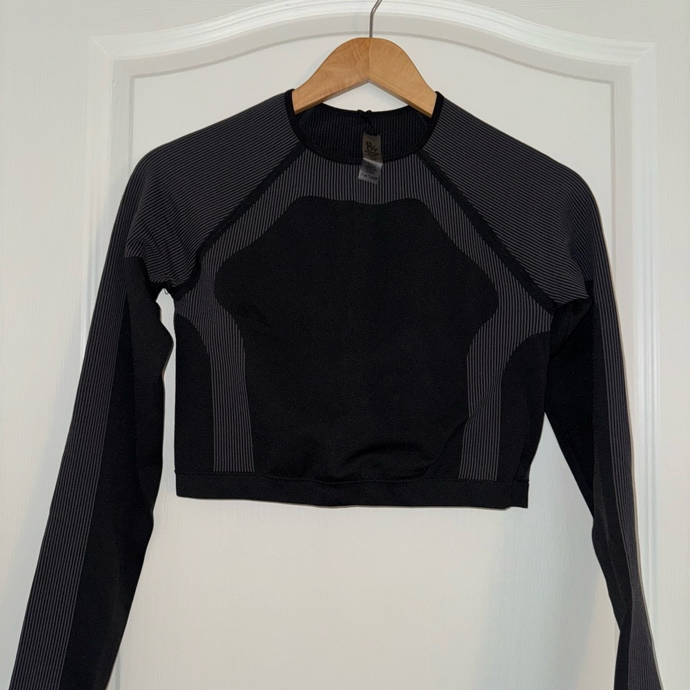 Black Long Sleeve Women's Crop Top